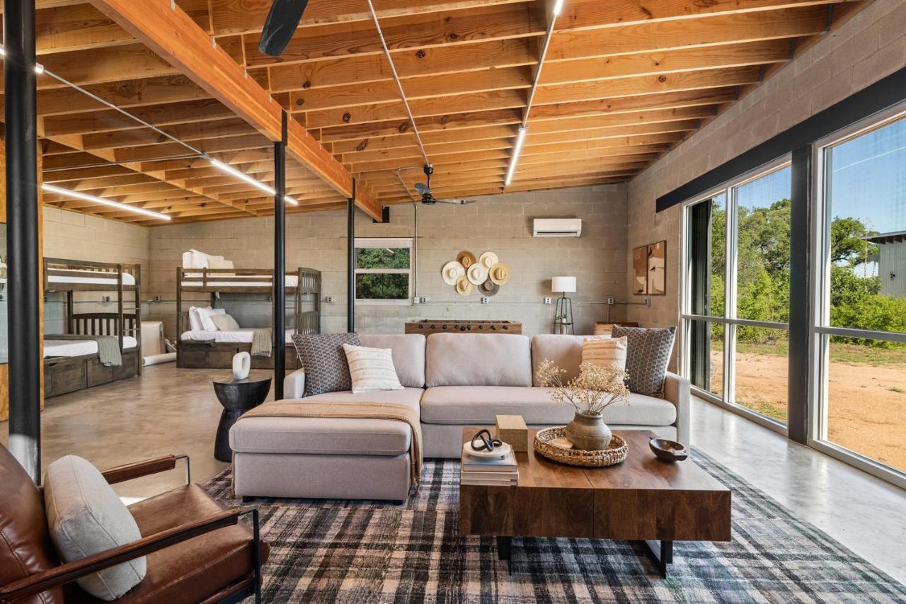 Lazo House - Riverfront With Overlooking Llano River Exterior foto